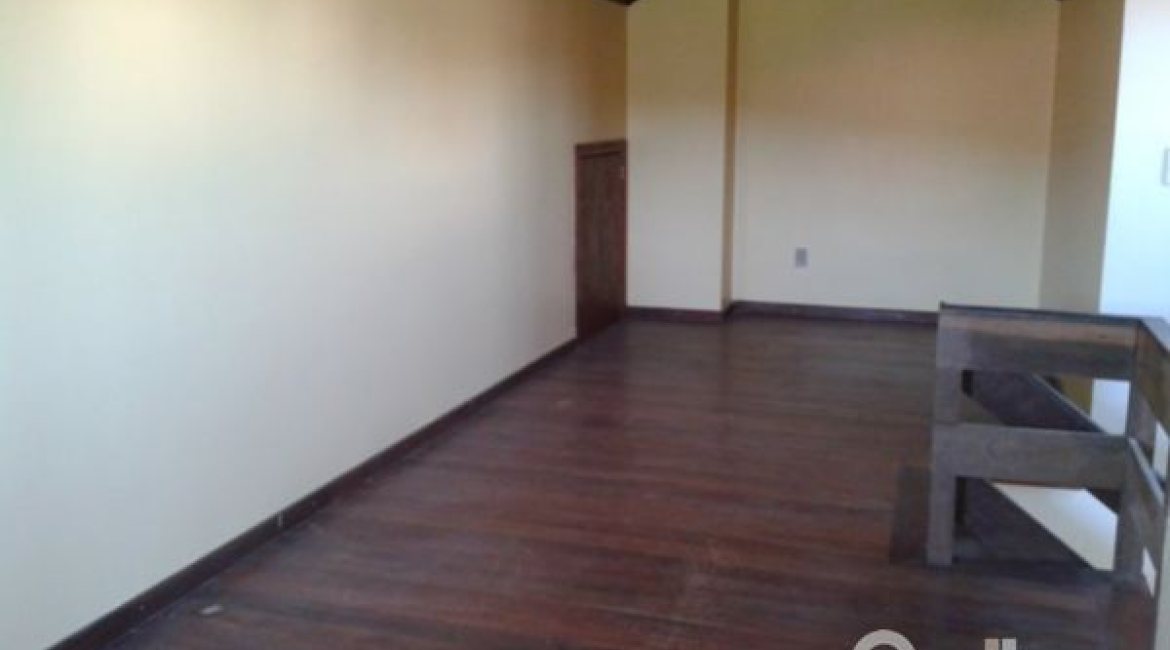 Casa à venda com 158m², 3 dormitórios, 1 suíte, 2 vagas, no bairro Ipanema em Porto Alegre