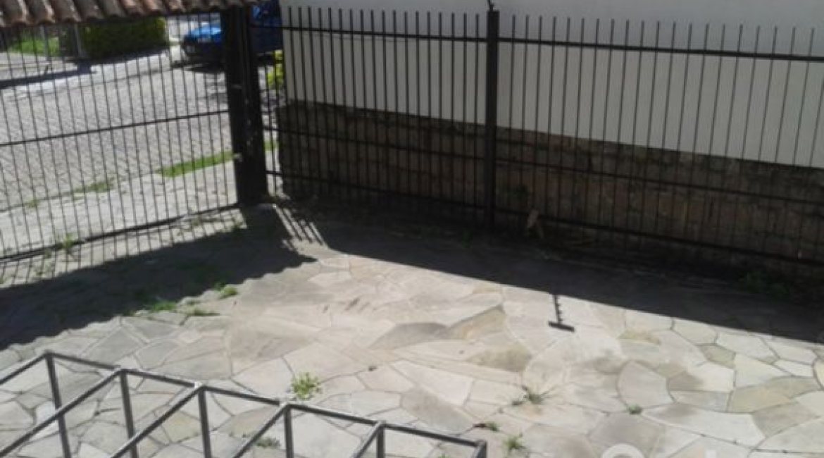 Casa à venda com 158m², 3 dormitórios, 1 suíte, 2 vagas, no bairro Ipanema em Porto Alegre