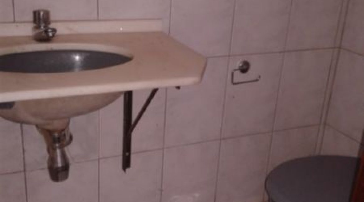 Casa à venda com 158m², 3 dormitórios, 1 suíte, 2 vagas, no bairro Ipanema em Porto Alegre