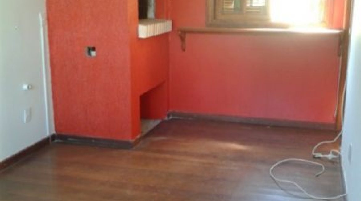 Casa à venda com 158m², 3 dormitórios, 1 suíte, 2 vagas, no bairro Ipanema em Porto Alegre