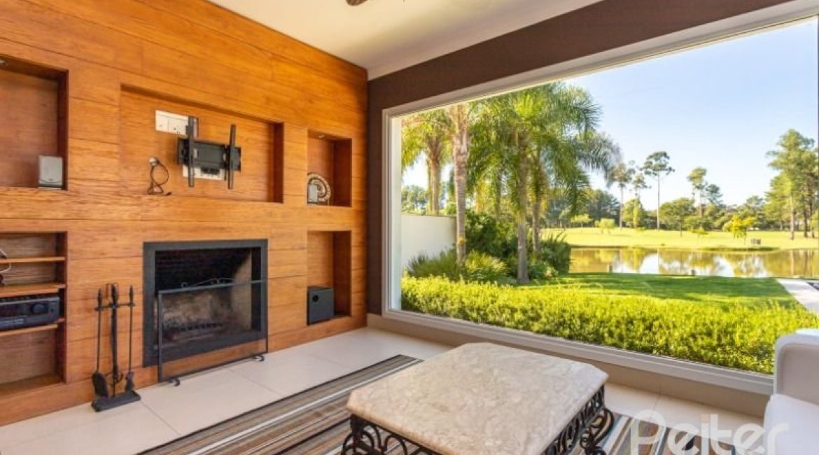 Casa em Condomínio à venda com 550m², 3 dormitórios, 3 suítes, 4 vagas, no bairro Terra Ville em PORTO ALEGRE