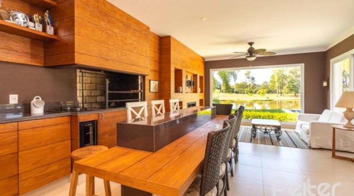 Casa em Condomínio à venda com 550m², 3 dormitórios, 3 suítes, 4 vagas, no bairro Terra Ville em PORTO ALEGRE