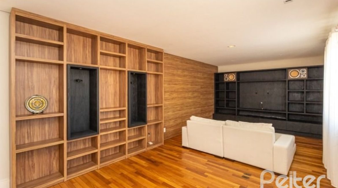 Casa em Condomínio à venda com 550m², 3 dormitórios, 3 suítes, 4 vagas, no bairro Terra Ville em PORTO ALEGRE