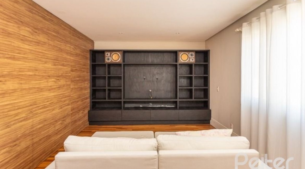 Casa em Condomínio à venda com 550m², 3 dormitórios, 3 suítes, 4 vagas, no bairro Terra Ville em PORTO ALEGRE