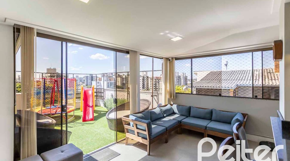 Cobertura à venda com 177m², 3 dormitórios, 1 suíte, 2 vagas, no bairro Tristeza em Porto Alegre