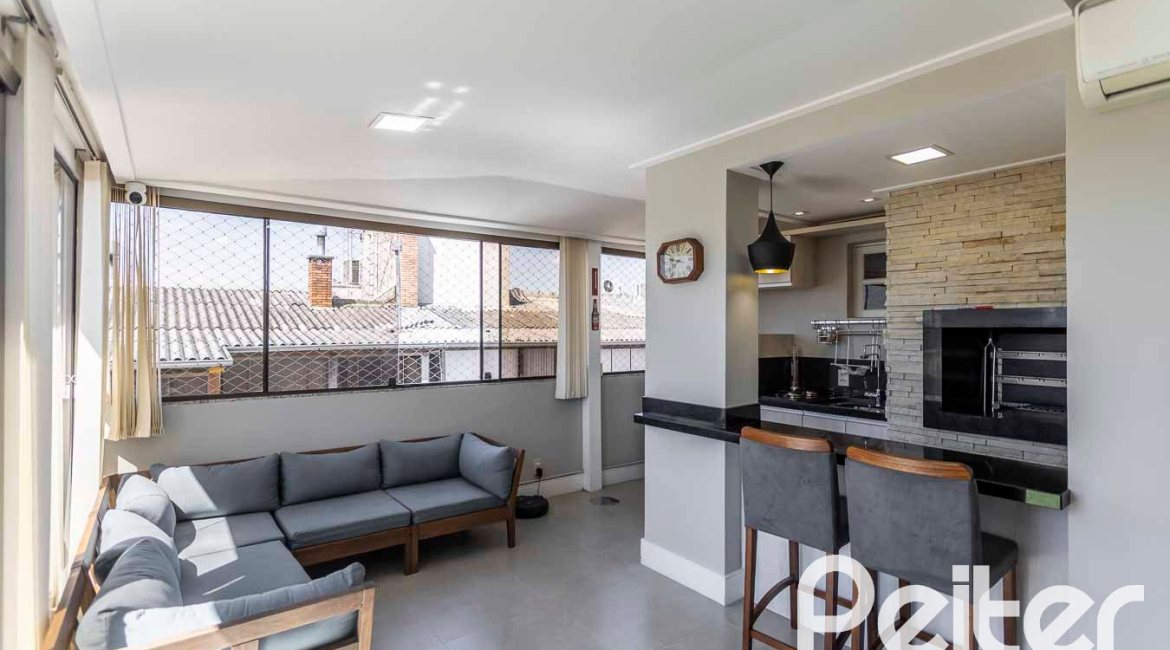 Cobertura à venda com 177m², 3 dormitórios, 1 suíte, 2 vagas, no bairro Tristeza em Porto Alegre