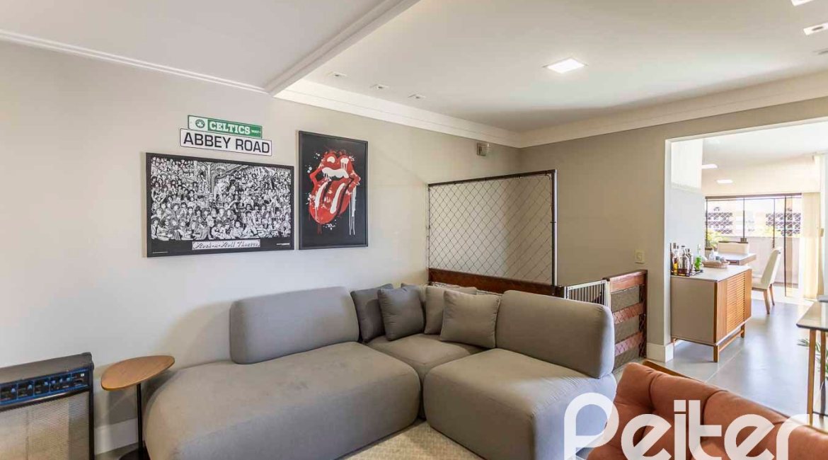 Cobertura à venda com 177m², 3 dormitórios, 1 suíte, 2 vagas, no bairro Tristeza em Porto Alegre