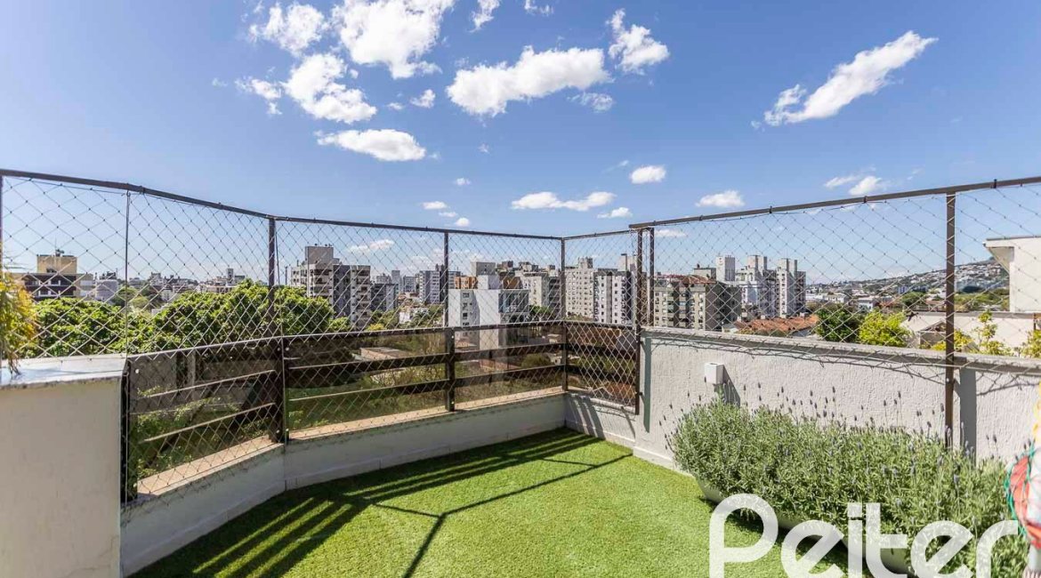 Cobertura à venda com 177m², 3 dormitórios, 1 suíte, 2 vagas, no bairro Tristeza em Porto Alegre