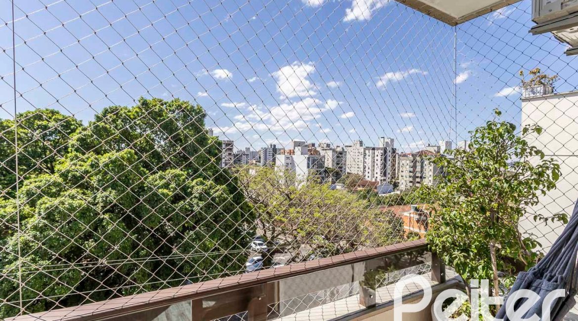 Cobertura à venda com 177m², 3 dormitórios, 1 suíte, 2 vagas, no bairro Tristeza em Porto Alegre