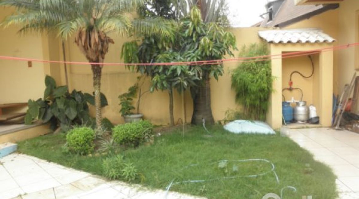 Casa à venda com 350m², 3 dormitórios, 1 suíte, 4 vagas, no bairro Ipanema em Porto Alegre