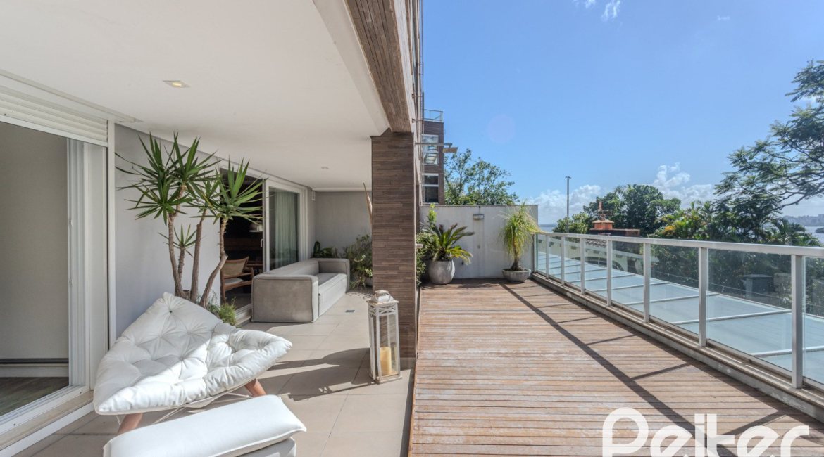 Apartamento à venda com 274m², 3 dormitórios, 3 suítes, 3 vagas, no bairro Cristal em Porto Alegre