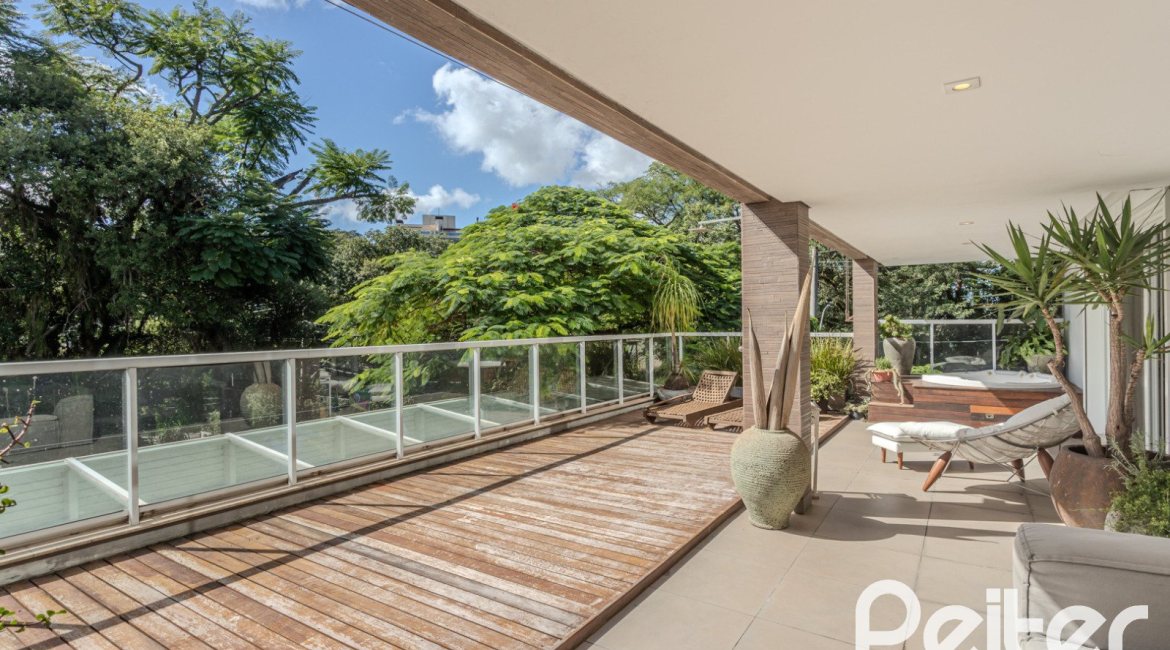 Apartamento à venda com 274m², 3 dormitórios, 3 suítes, 3 vagas, no bairro Cristal em Porto Alegre