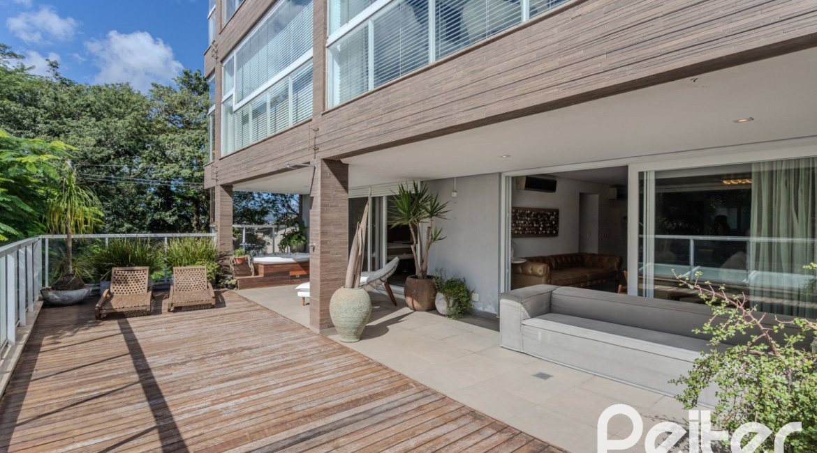 Apartamento à venda com 274m², 3 dormitórios, 3 suítes, 3 vagas, no bairro Cristal em Porto Alegre