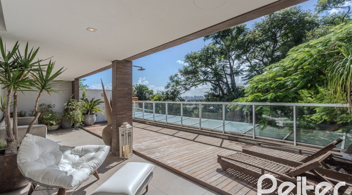 Apartamento à venda com 274m², 3 dormitórios, 3 suítes, 3 vagas, no bairro Cristal em Porto Alegre