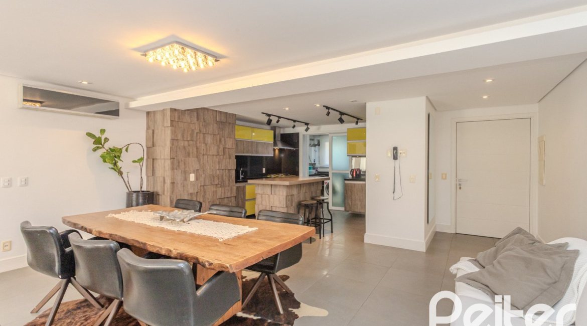 Apartamento à venda com 274m², 3 dormitórios, 3 suítes, 3 vagas, no bairro Cristal em Porto Alegre