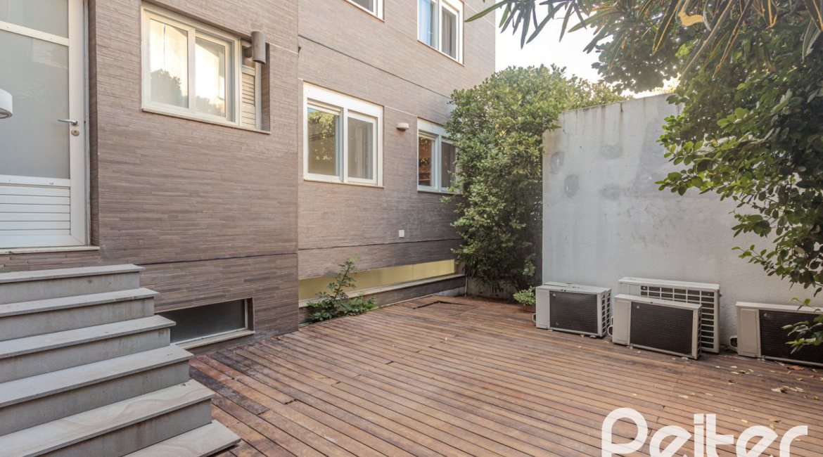 Apartamento à venda com 274m², 3 dormitórios, 3 suítes, 3 vagas, no bairro Cristal em Porto Alegre