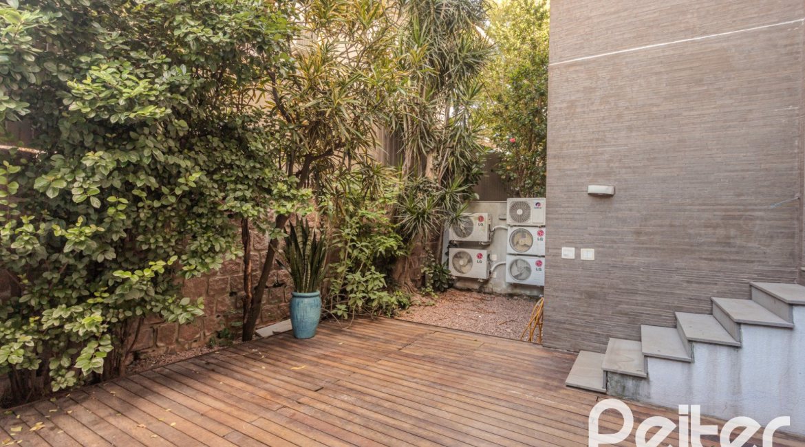 Apartamento à venda com 274m², 3 dormitórios, 3 suítes, 3 vagas, no bairro Cristal em Porto Alegre