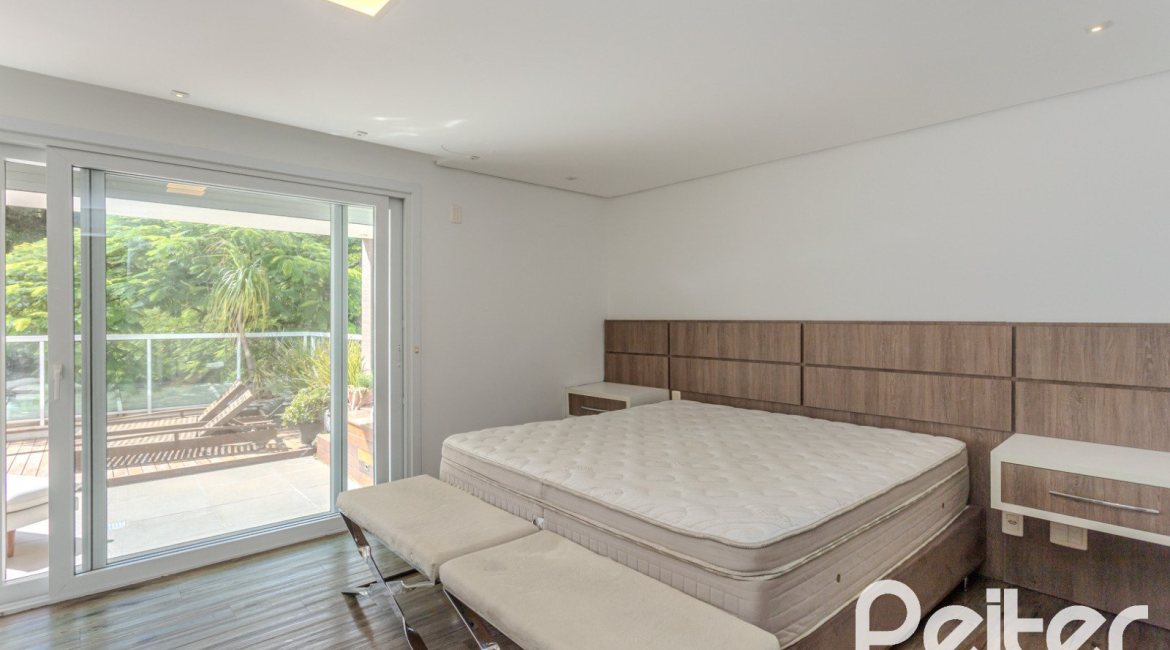 Apartamento à venda com 274m², 3 dormitórios, 3 suítes, 3 vagas, no bairro Cristal em Porto Alegre