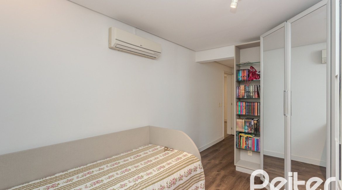 Apartamento à venda com 274m², 3 dormitórios, 3 suítes, 3 vagas, no bairro Cristal em Porto Alegre