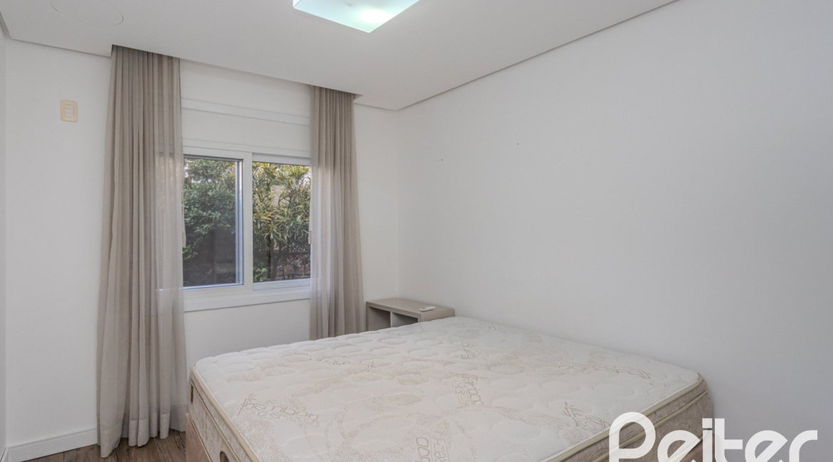 Apartamento à venda com 274m², 3 dormitórios, 3 suítes, 3 vagas, no bairro Cristal em Porto Alegre