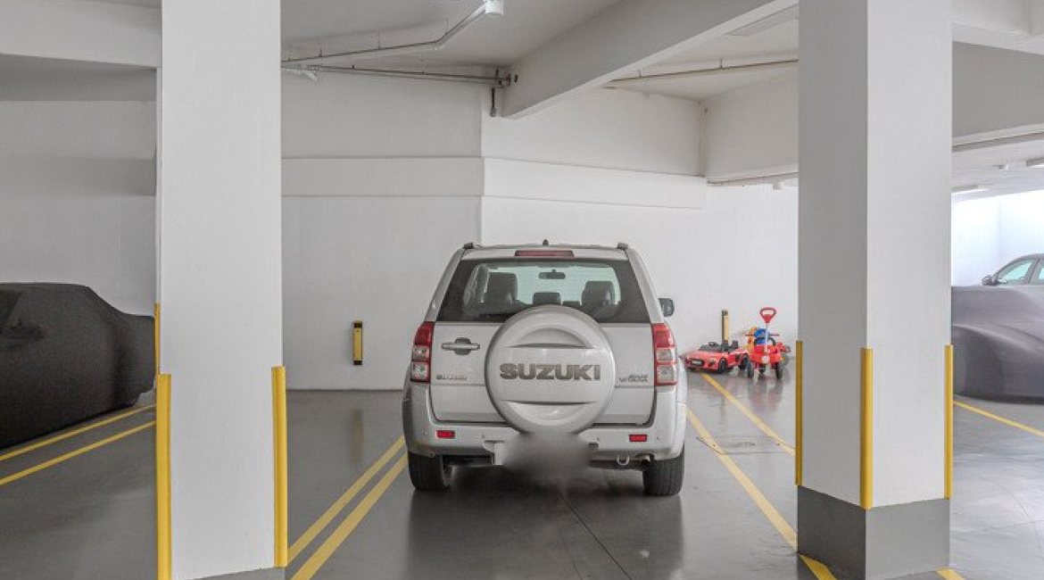 Apartamento à venda com 274m², 3 dormitórios, 3 suítes, 3 vagas, no bairro Cristal em Porto Alegre