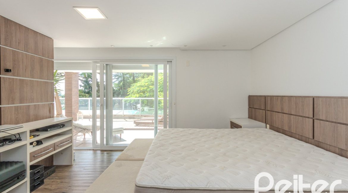 Apartamento à venda com 274m², 3 dormitórios, 3 suítes, 3 vagas, no bairro Cristal em Porto Alegre