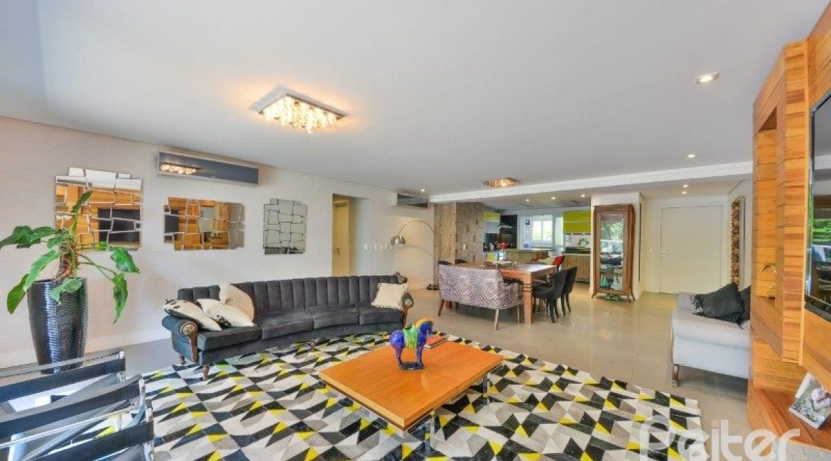 Apartamento à venda com 274m², 3 dormitórios, 3 suítes, 3 vagas, no bairro Cristal em Porto Alegre