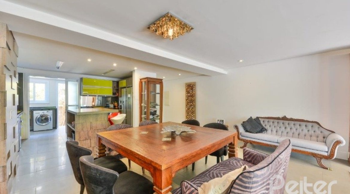 Apartamento à venda com 274m², 3 dormitórios, 3 suítes, 3 vagas, no bairro Cristal em Porto Alegre