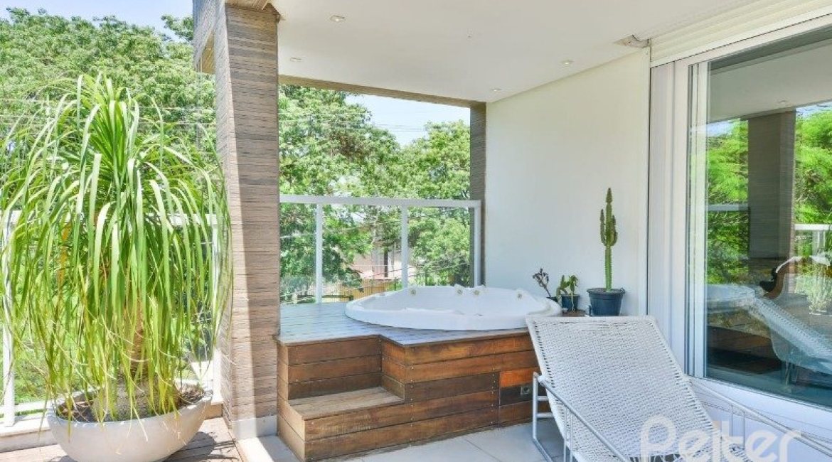 Apartamento à venda com 274m², 3 dormitórios, 3 suítes, 3 vagas, no bairro Cristal em Porto Alegre