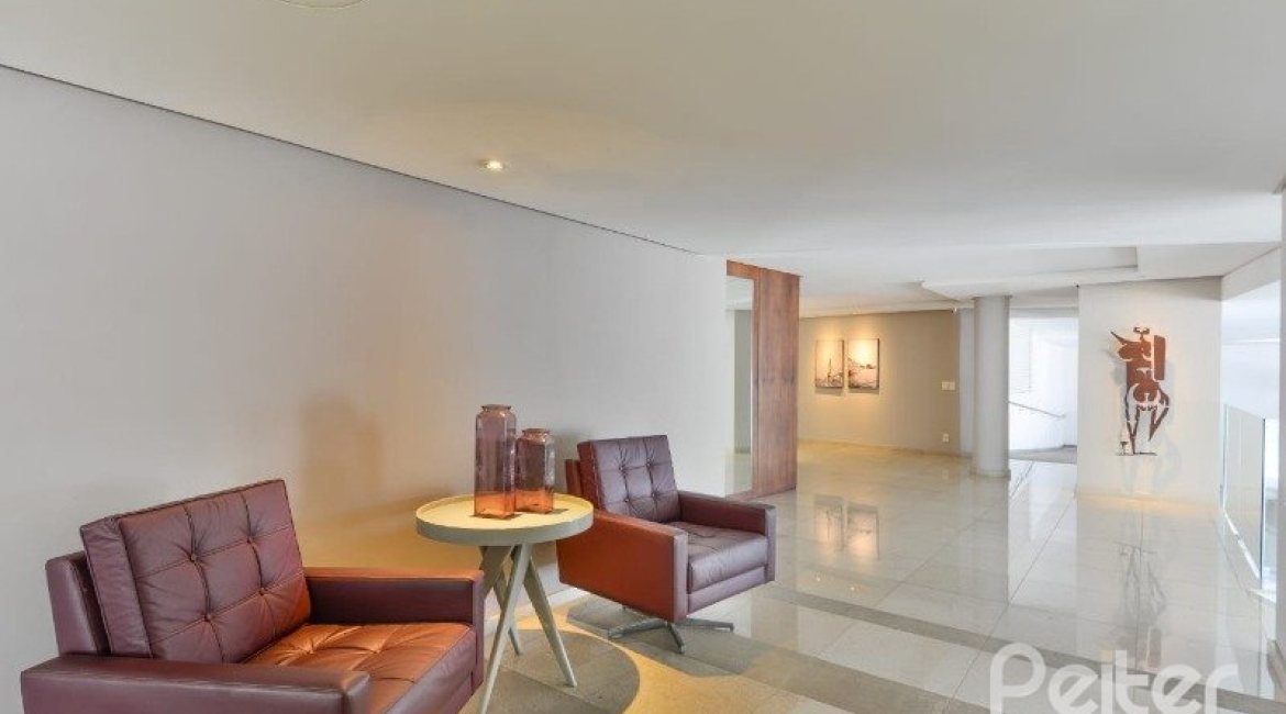 Apartamento à venda com 274m², 3 dormitórios, 3 suítes, 3 vagas, no bairro Cristal em Porto Alegre