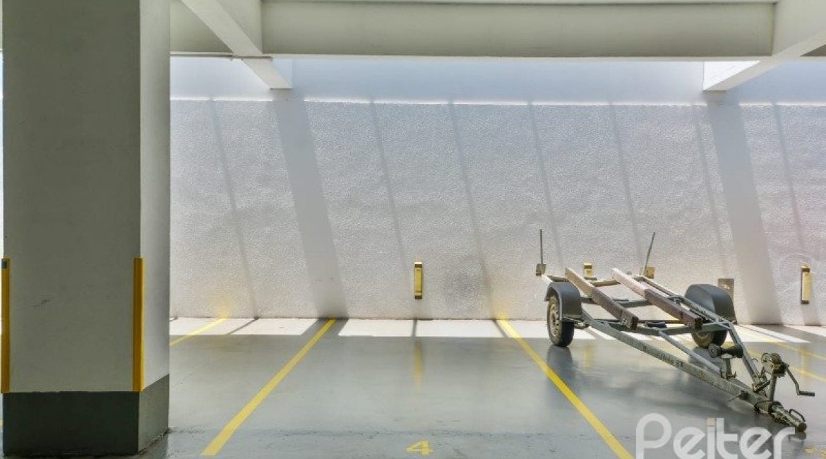 Apartamento à venda com 274m², 3 dormitórios, 3 suítes, 3 vagas, no bairro Cristal em Porto Alegre