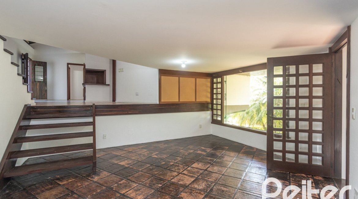 Casa em Condomínio à venda com 600m², 4 dormitórios, 4 suítes, 6 vagas, no bairro Cavalhada em PORTO ALEGRE