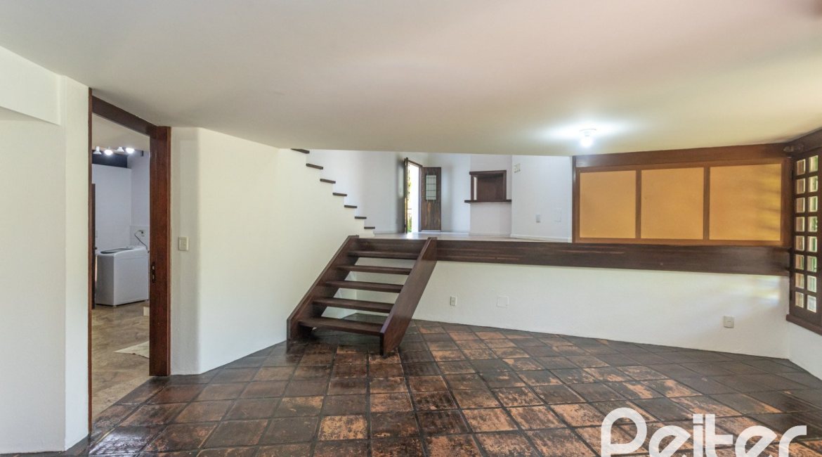 Casa em Condomínio à venda com 600m², 4 dormitórios, 4 suítes, 6 vagas, no bairro Cavalhada em PORTO ALEGRE