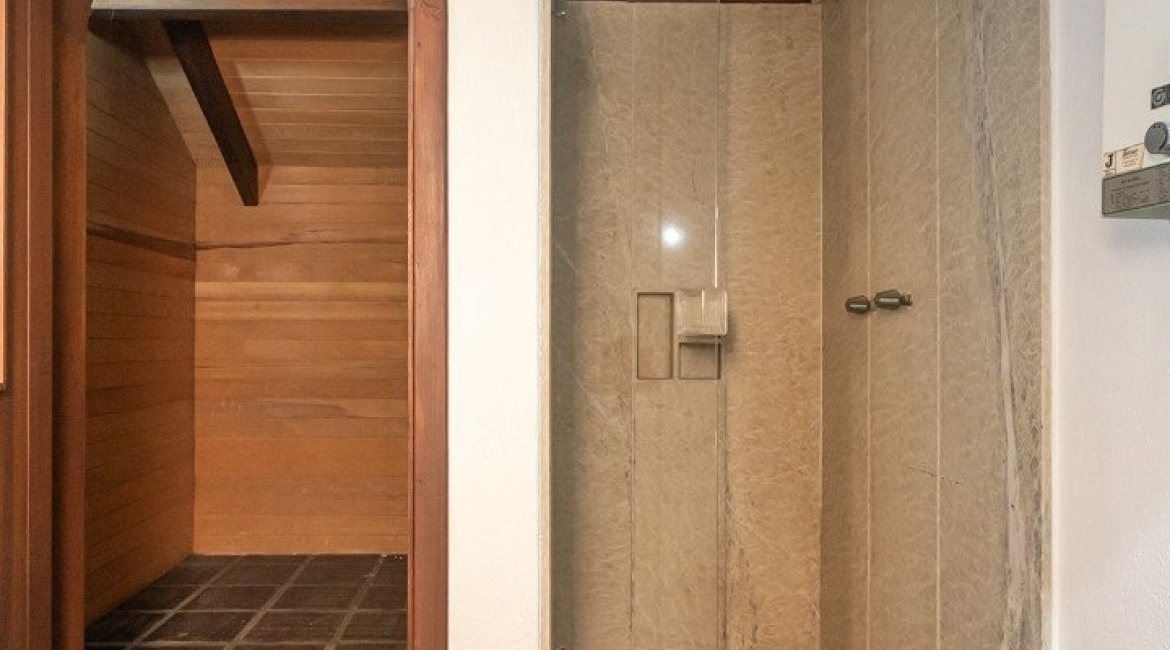 Casa em Condomínio à venda com 600m², 4 dormitórios, 4 suítes, 6 vagas, no bairro Cavalhada em PORTO ALEGRE