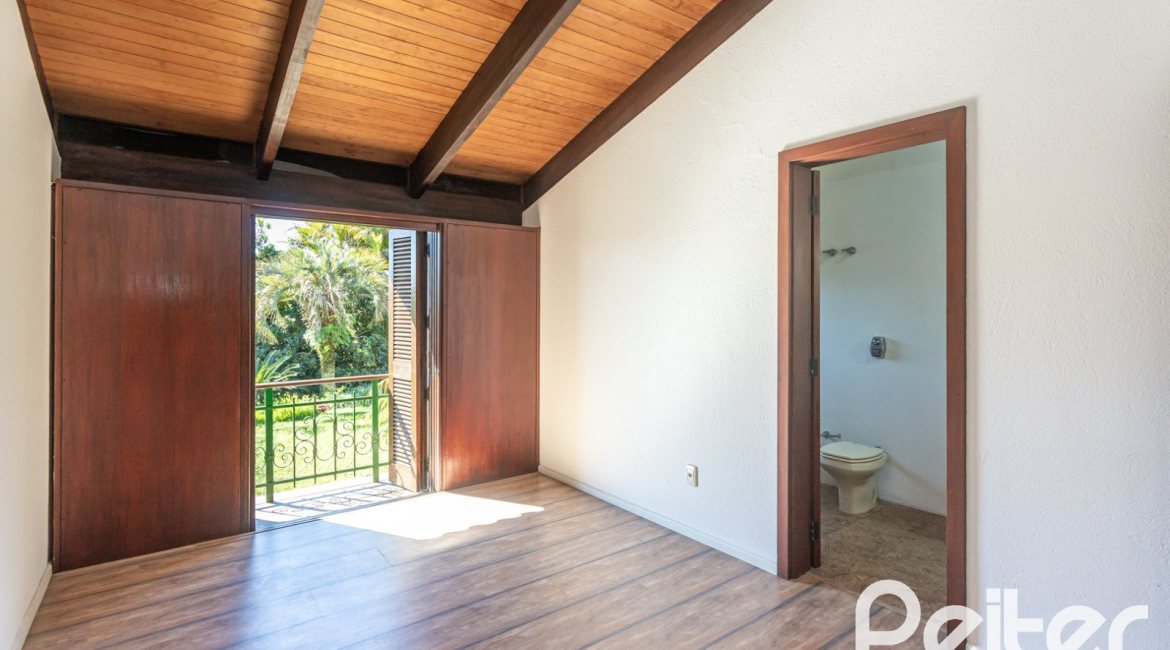 Casa em Condomínio à venda com 600m², 4 dormitórios, 4 suítes, 6 vagas, no bairro Cavalhada em PORTO ALEGRE