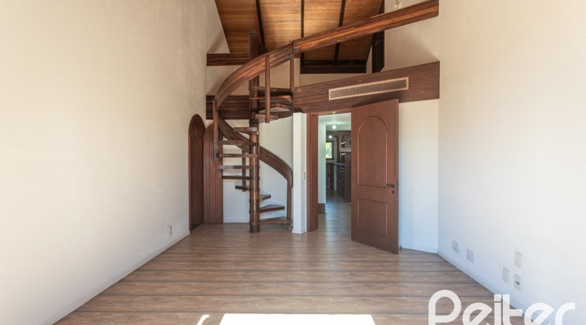 Casa em Condomínio à venda com 600m², 4 dormitórios, 4 suítes, 6 vagas, no bairro Cavalhada em PORTO ALEGRE