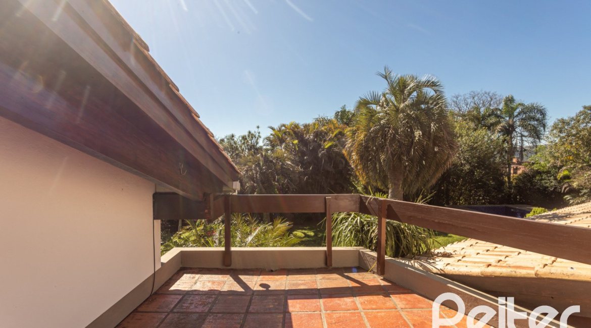 Casa em Condomínio à venda com 600m², 4 dormitórios, 4 suítes, 6 vagas, no bairro Cavalhada em PORTO ALEGRE