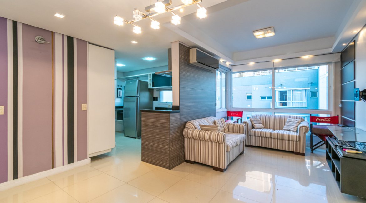 Cobertura à venda com 150m², 3 dormitórios, 1 suíte, 2 vagas, no bairro Tristeza em Porto Alegre