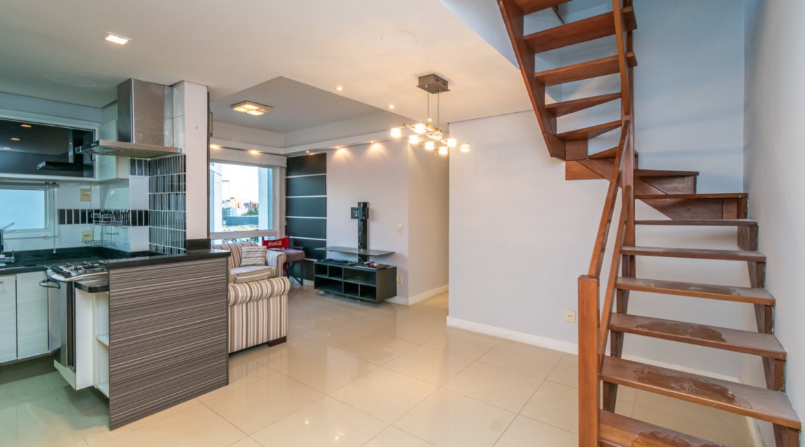 Cobertura à venda com 150m², 3 dormitórios, 1 suíte, 2 vagas, no bairro Tristeza em Porto Alegre