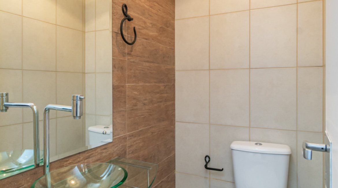 Cobertura à venda com 150m², 3 dormitórios, 1 suíte, 2 vagas, no bairro Tristeza em Porto Alegre