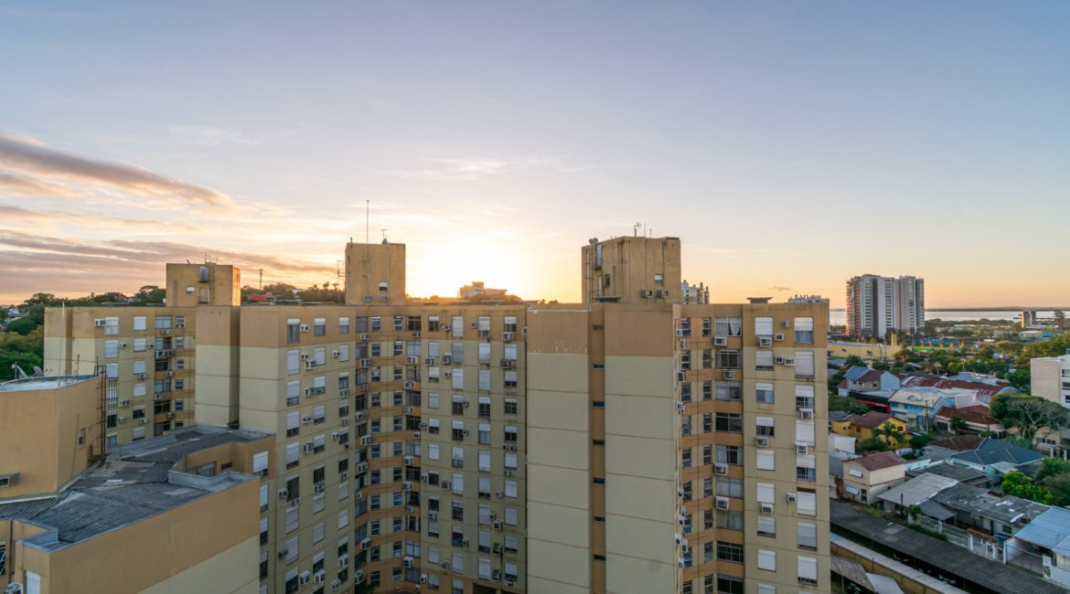 Cobertura à venda com 150m², 3 dormitórios, 1 suíte, 2 vagas, no bairro Tristeza em Porto Alegre