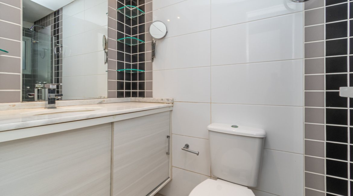 Cobertura à venda com 150m², 3 dormitórios, 1 suíte, 2 vagas, no bairro Tristeza em Porto Alegre