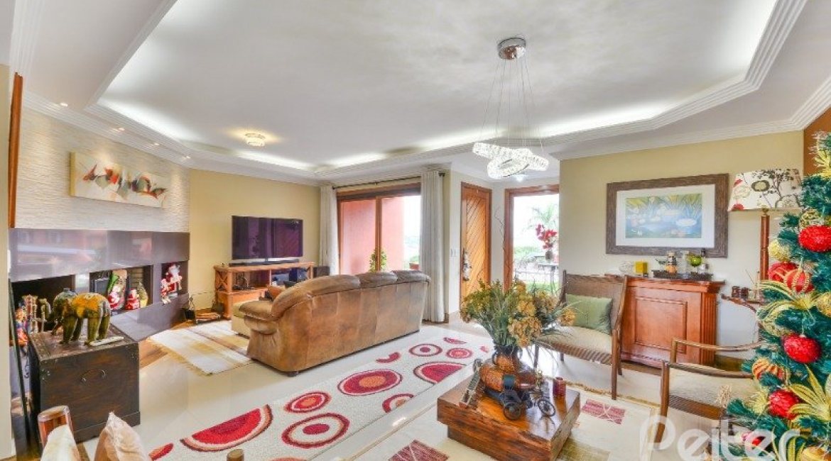 Casa em Condomínio à venda com 382m², 4 dormitórios, 1 suíte, 3 vagas, no bairro Cristal em PORTO ALEGRE