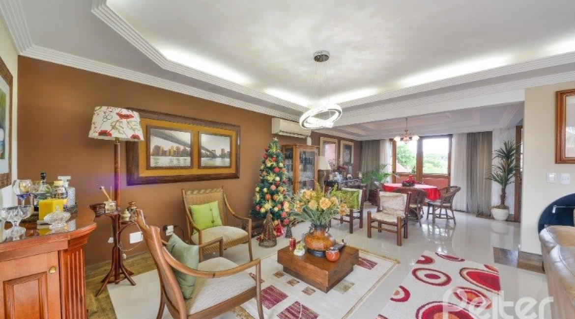 Casa em Condomínio à venda com 382m², 4 dormitórios, 1 suíte, 3 vagas, no bairro Cristal em PORTO ALEGRE