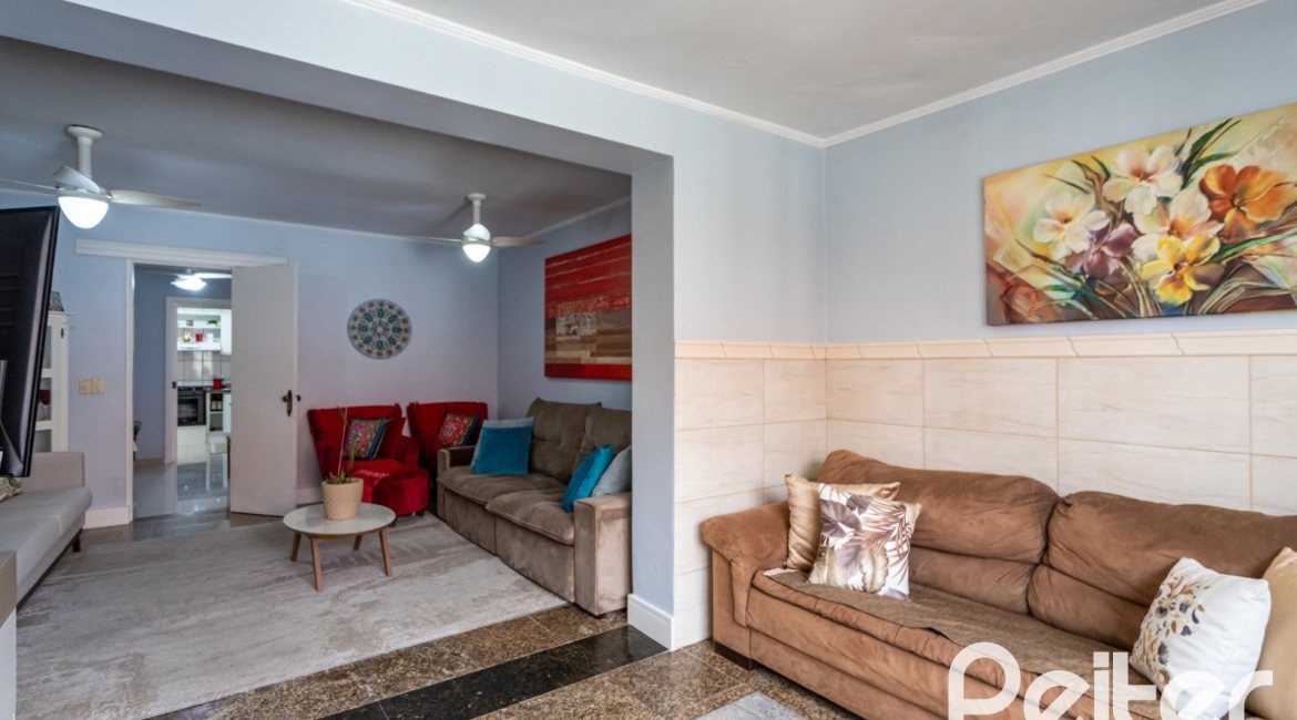 Casa em Condomínio à venda com 198m², 3 dormitórios, 1 suíte, 3 vagas, no bairro Ipanema em Porto Alegre