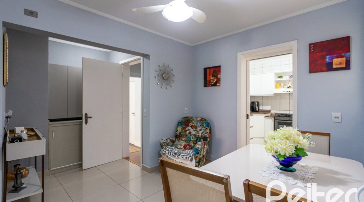 Casa em Condomínio à venda com 198m², 3 dormitórios, 1 suíte, 3 vagas, no bairro Ipanema em Porto Alegre