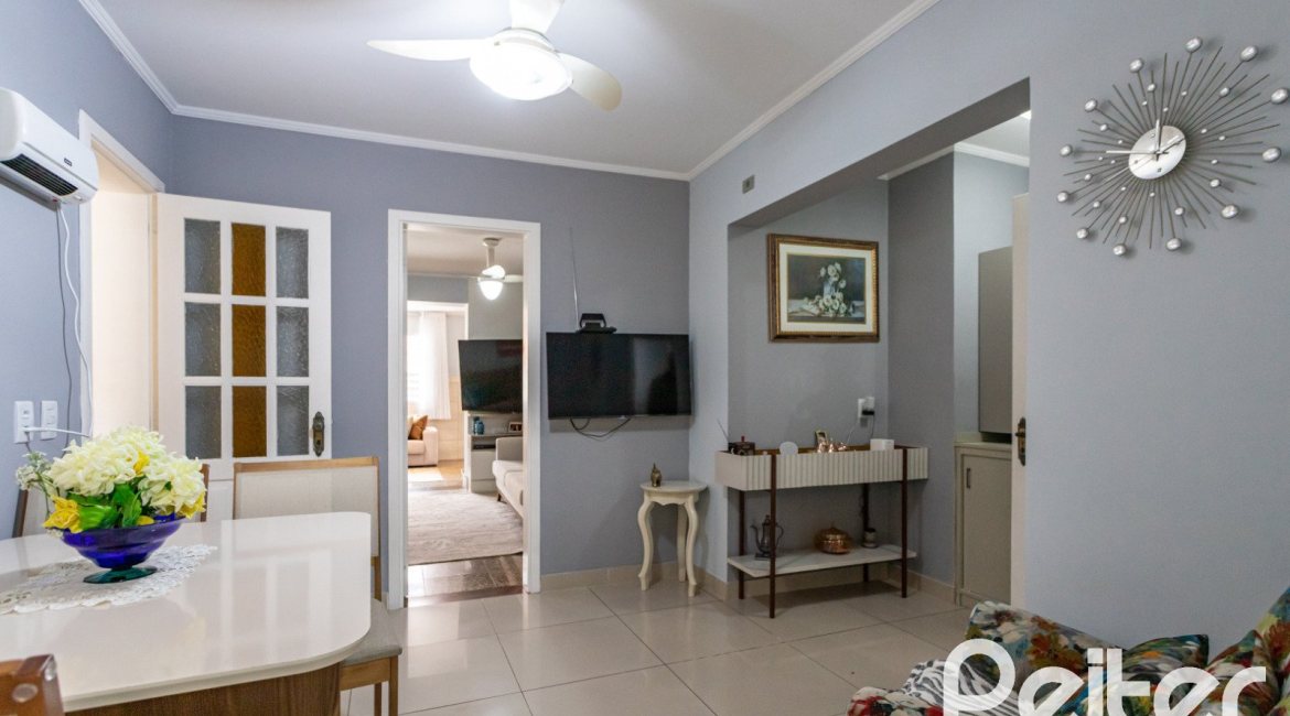 Casa em Condomínio à venda com 198m², 3 dormitórios, 1 suíte, 3 vagas, no bairro Ipanema em Porto Alegre