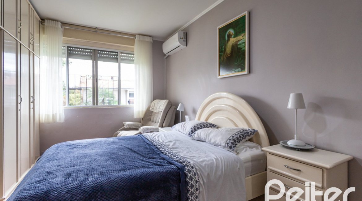 Casa em Condomínio à venda com 198m², 3 dormitórios, 1 suíte, 3 vagas, no bairro Ipanema em Porto Alegre