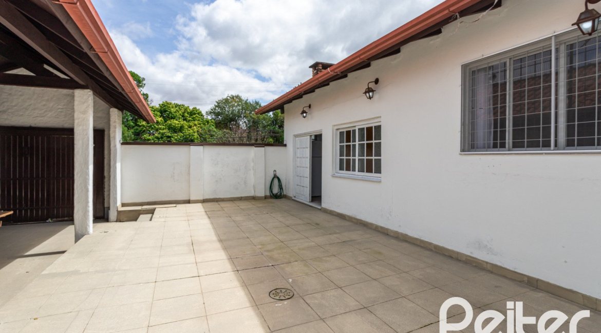 Casa em Condomínio à venda com 198m², 3 dormitórios, 1 suíte, 3 vagas, no bairro Ipanema em Porto Alegre