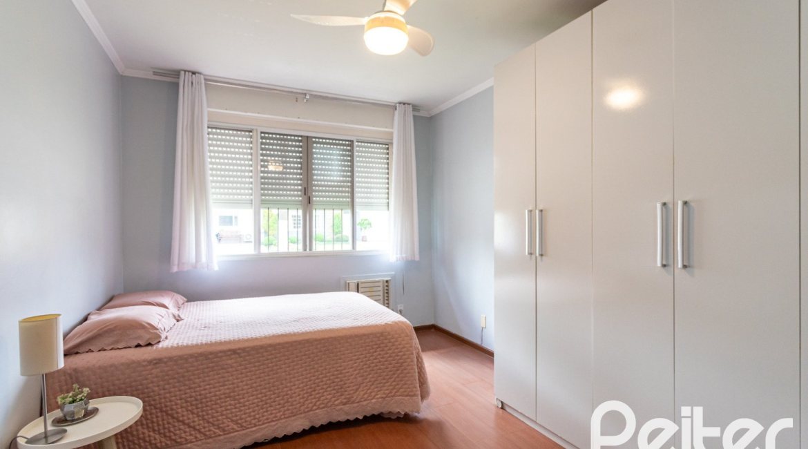 Casa em Condomínio à venda com 198m², 3 dormitórios, 1 suíte, 3 vagas, no bairro Ipanema em Porto Alegre